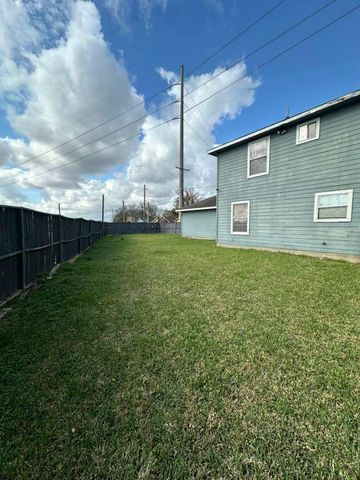 8404 Leander Street, Houston, TX 77012