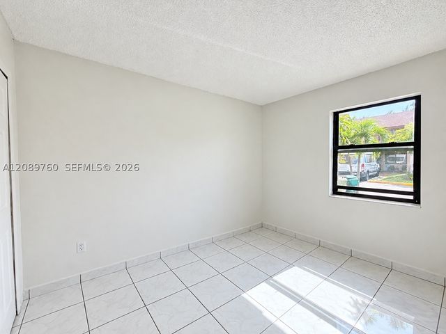 4085 W 8th Ct 82, Hialeah, FL 33012