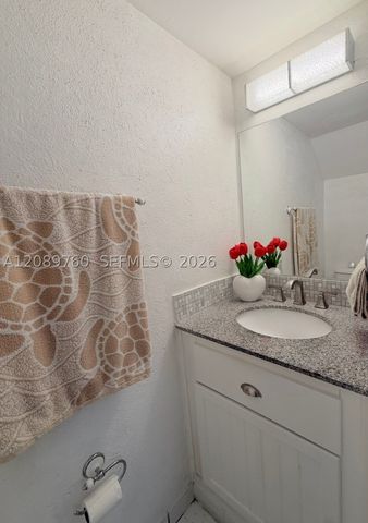4085 W 8th Ct 82, Hialeah, FL 33012