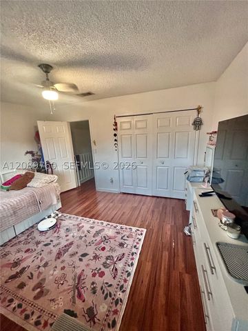 4085 W 8th Ct 82, Hialeah, FL 33012