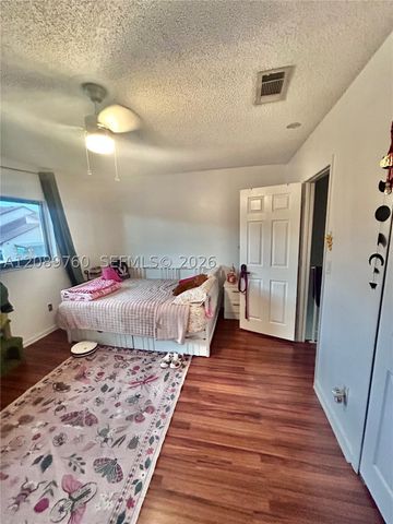 4085 W 8th Ct 82, Hialeah, FL 33012