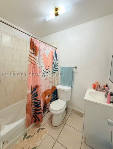 4085 W 8th Ct 82, Hialeah, FL 33012