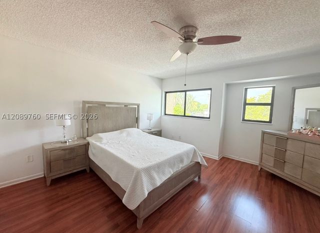 4085 W 8th Ct 82, Hialeah, FL 33012