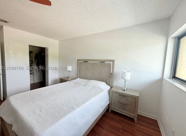 4085 W 8th Ct 82, Hialeah, FL 33012