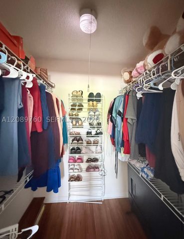 4085 W 8th Ct 82, Hialeah, FL 33012