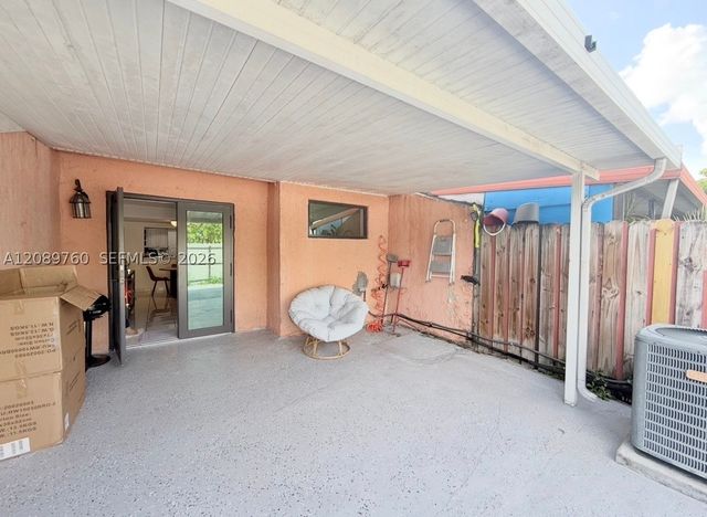 4085 W 8th Ct 82, Hialeah, FL 33012