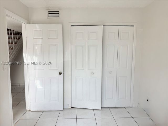 4085 W 8th Ct 82, Hialeah, FL 33012