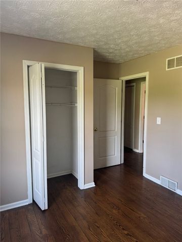 713 Gardner Stop Rd, Shenango Twp, PA 16101