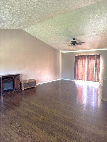 713 Gardner Stop Rd, Shenango Twp, PA 16101