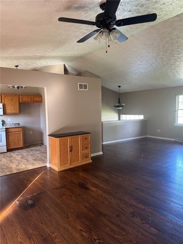 713 Gardner Stop Rd, Shenango Twp, PA 16101