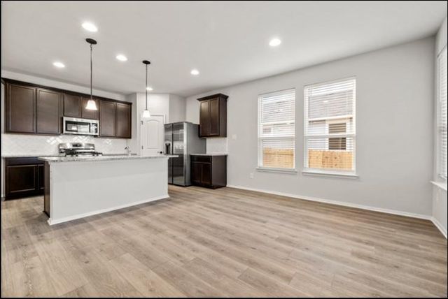 353 Spiny Lizard LN, San Marcos, TX 78666