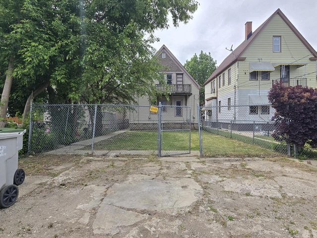 2836 N 25th STREET, Milwaukee, WI 53206