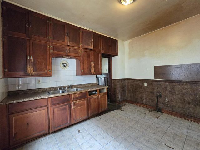 2836 N 25th STREET, Milwaukee, WI 53206
