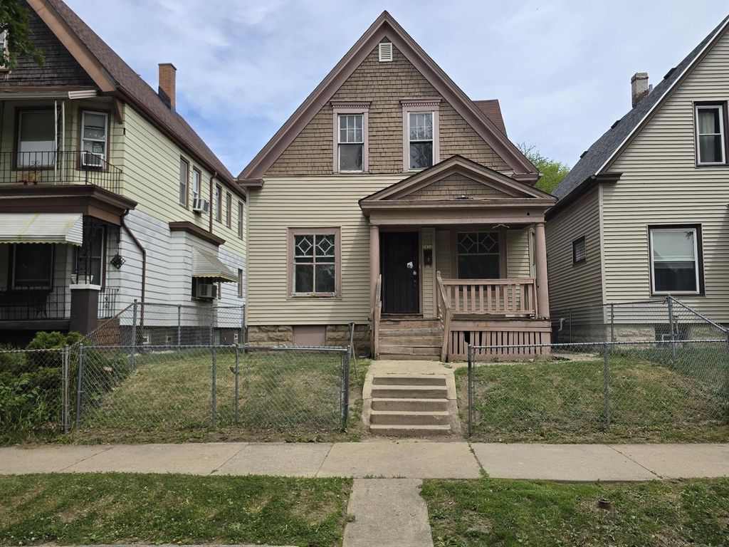 2836 N 25th STREET, Milwaukee, WI 53206
