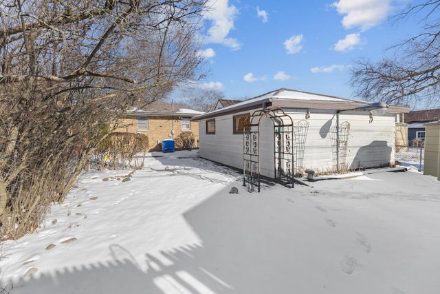 2813 E Allerton AVENUE, Saint Francis, WI 53235