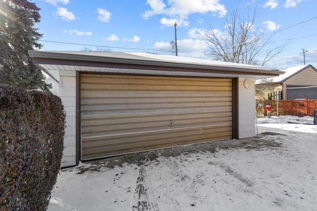 2813 E Allerton AVENUE, Saint Francis, WI 53235