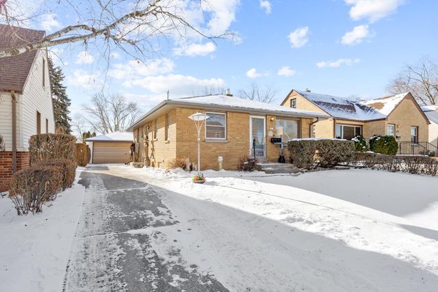 2813 E Allerton AVENUE, Saint Francis, WI 53235