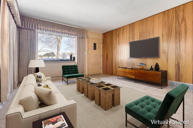 2813 E Allerton AVENUE, Saint Francis, WI 53235