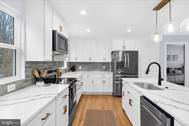 1420 MARINER DR, Arnold, MD 21012