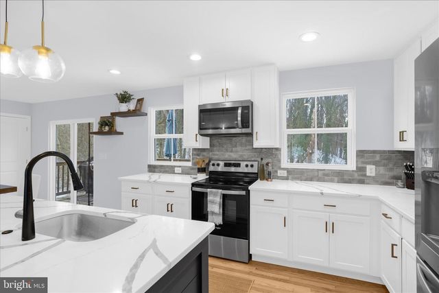 1420 MARINER DR, Arnold, MD 21012