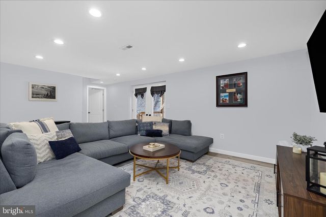 1420 MARINER DR, Arnold, MD 21012