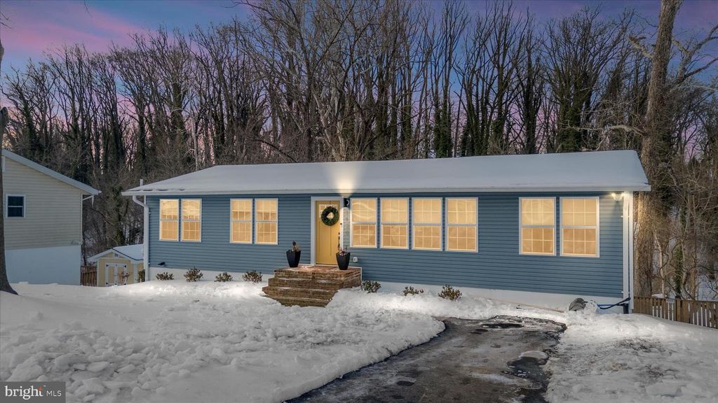 1420 MARINER DR, Arnold, MD 21012