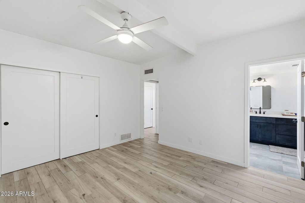 Image 12 of property listing at 6425 E PARKVIEW Drive, Scottsdale, AZ 85257