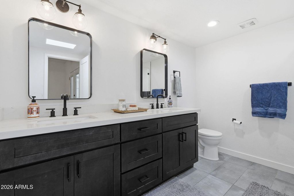Image 13 of property listing at 6425 E PARKVIEW Drive, Scottsdale, AZ 85257