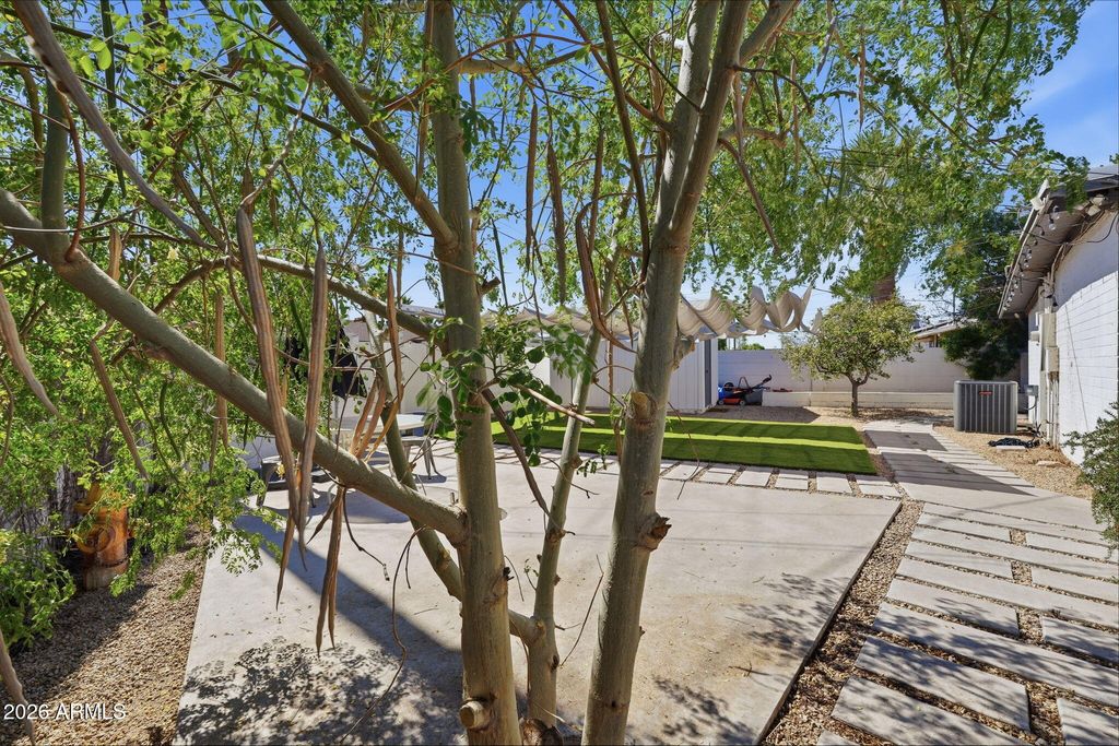 Image 26 of property listing at 6425 E PARKVIEW Drive, Scottsdale, AZ 85257