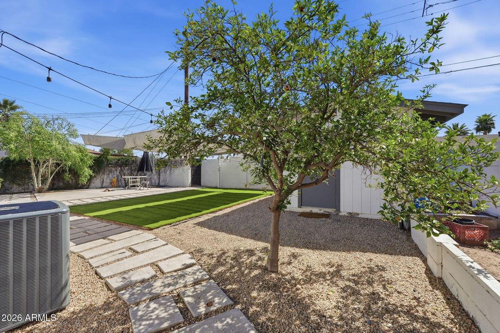 Image 31 of property listing at 6425 E PARKVIEW Drive, Scottsdale, AZ 85257