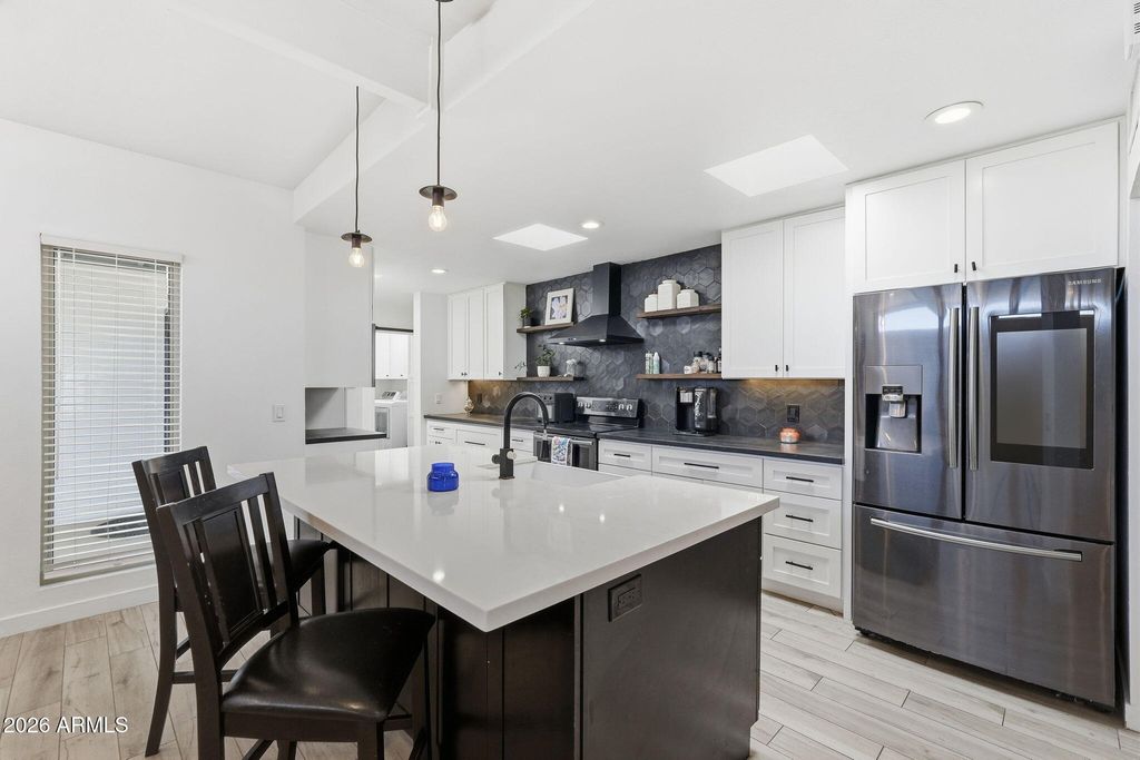 Image 4 of property listing at 6425 E PARKVIEW Drive, Scottsdale, AZ 85257