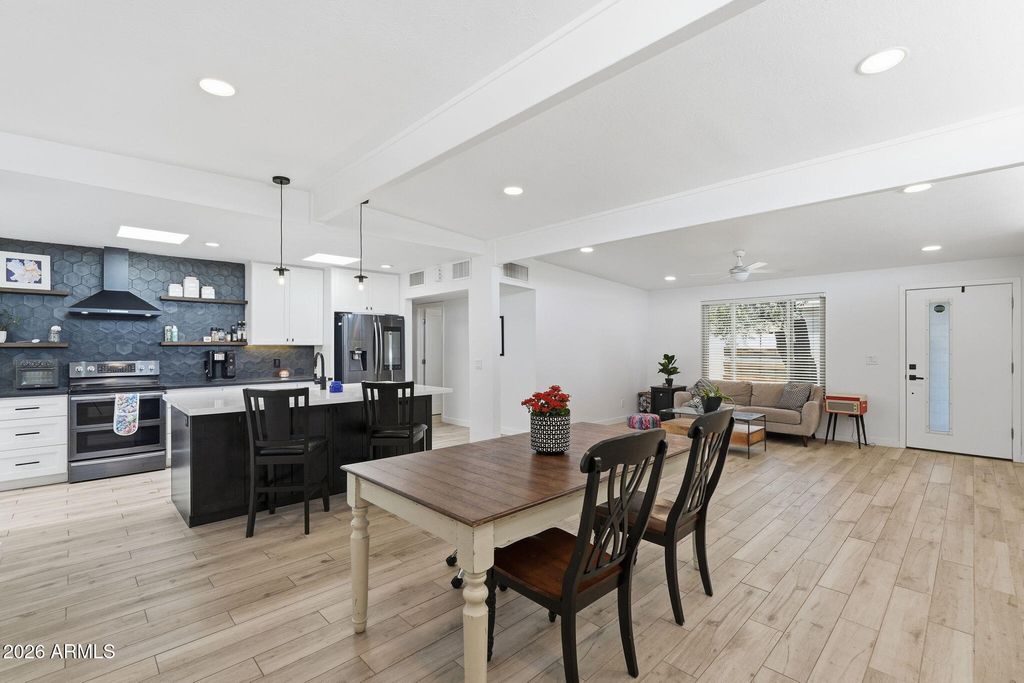 Image 7 of property listing at 6425 E PARKVIEW Drive, Scottsdale, AZ 85257