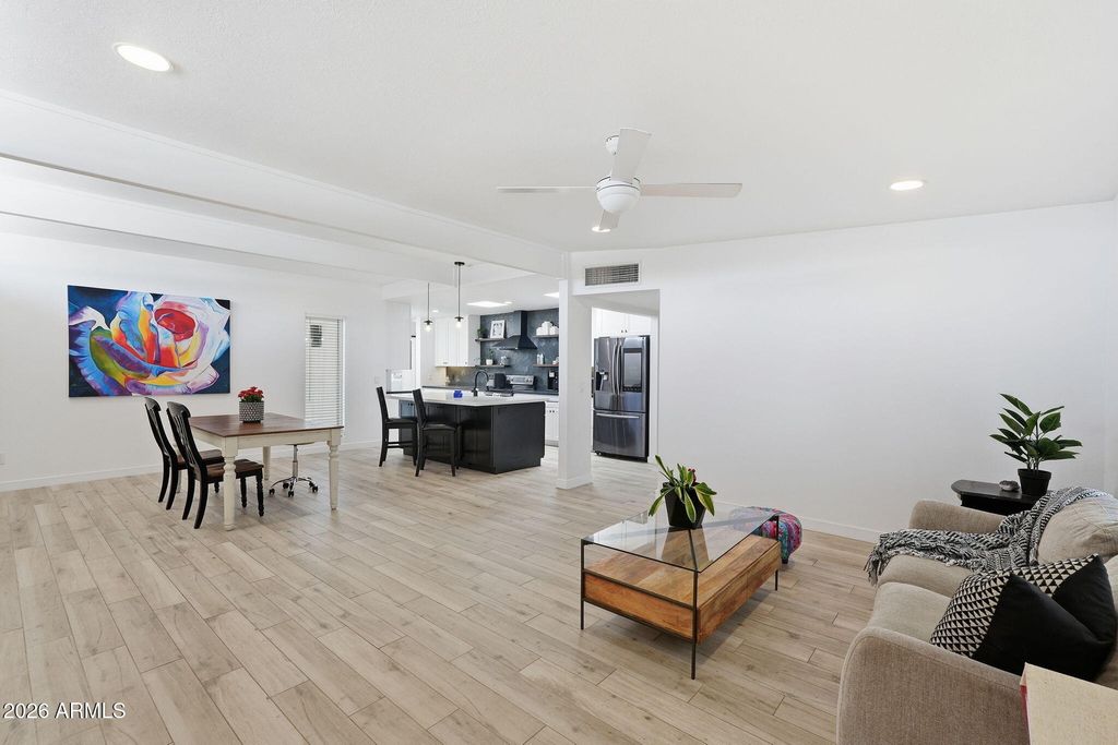 Image 9 of property listing at 6425 E PARKVIEW Drive, Scottsdale, AZ 85257