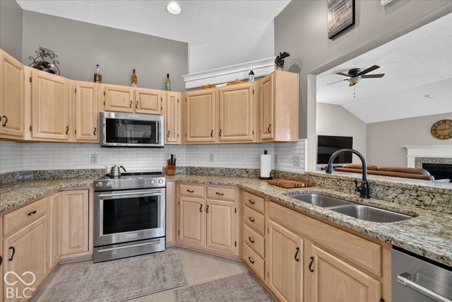 7251 River Glen Drive, Fishers, IN 46038