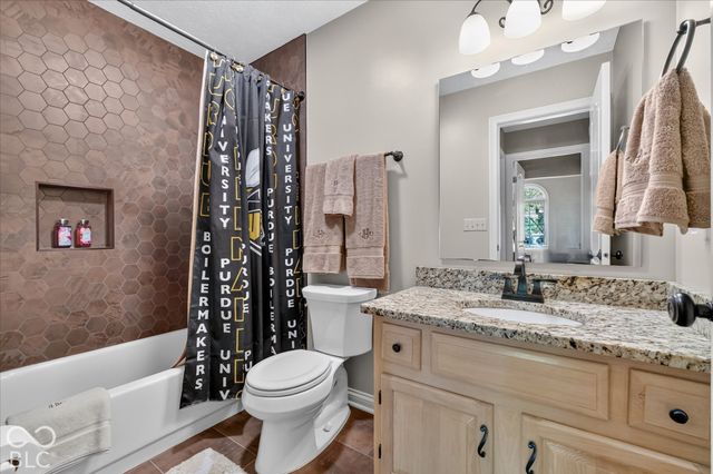 7251 River Glen Drive, Fishers, IN 46038