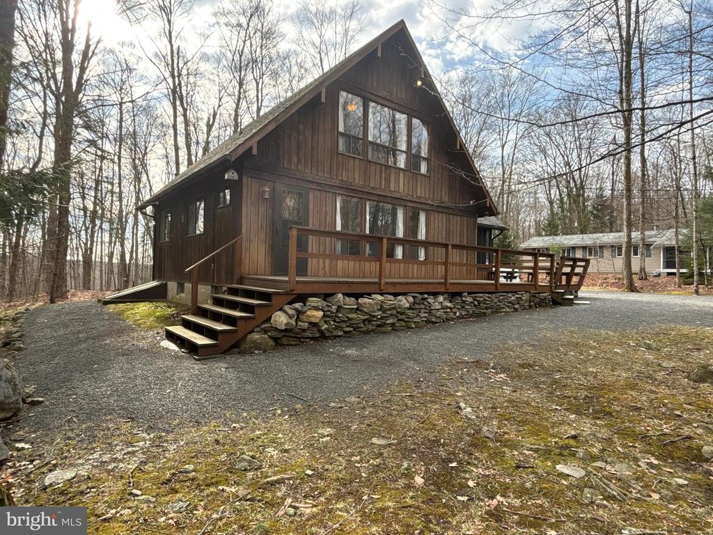 1654 STAG RUN, Pocono Lake, PA 18347