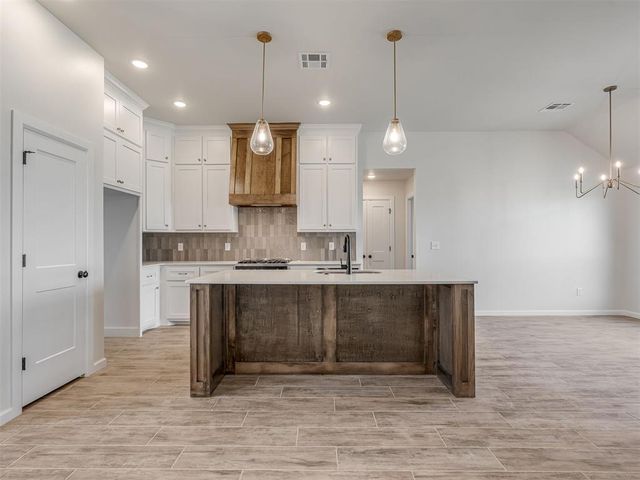 4913 Misty Wood Lane, Mustang, OK 73064