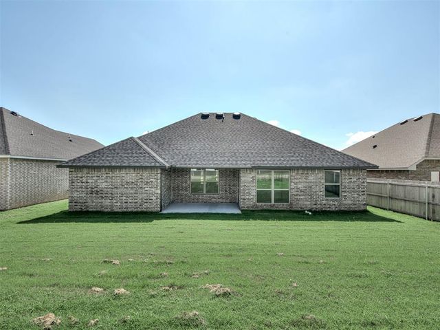4913 Misty Wood Lane, Mustang, OK 73064