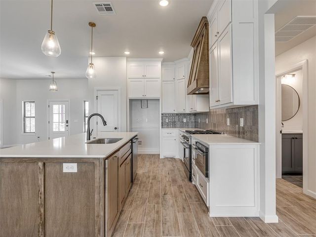 4913 Misty Wood Lane, Mustang, OK 73064