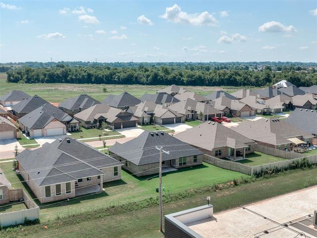 4913 Misty Wood Lane, Mustang, OK 73064