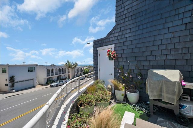653 Manhattan Beach Blvd. A, Manhattan Beach, CA 90266