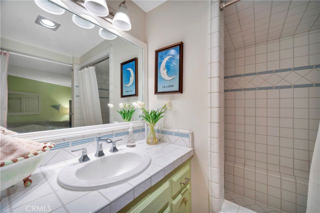 653 Manhattan Beach Blvd. A, Manhattan Beach, CA 90266