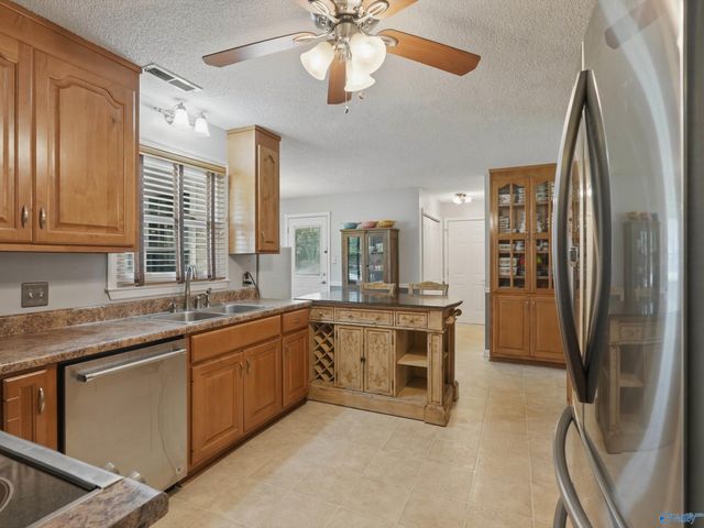 110 Golden Oak Drive, Huntsville, AL 35806