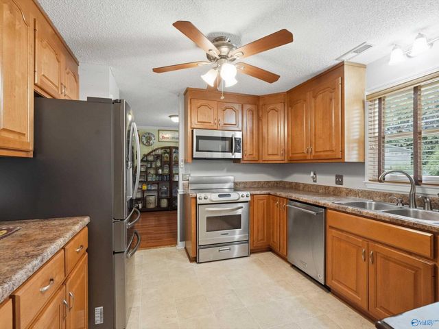 110 Golden Oak Drive, Huntsville, AL 35806