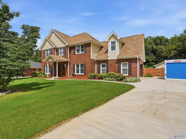 110 Golden Oak Drive, Huntsville, AL 35806