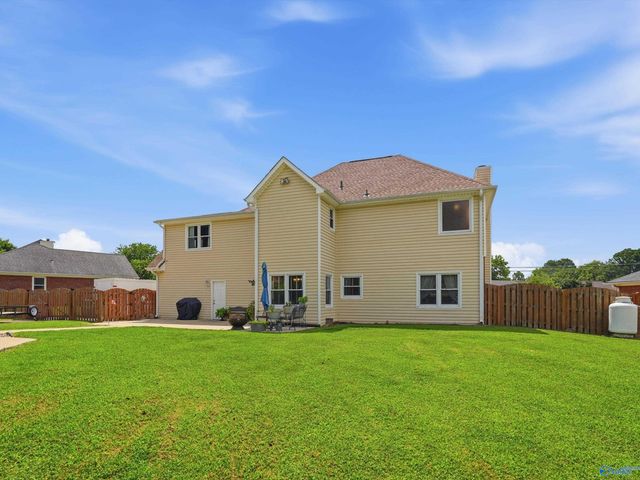 110 Golden Oak Drive, Huntsville, AL 35806