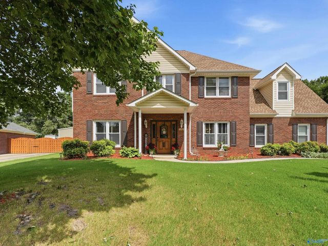 110 Golden Oak Drive, Huntsville, AL 35806