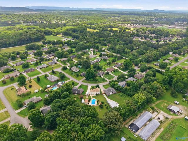 110 Golden Oak Drive, Huntsville, AL 35806