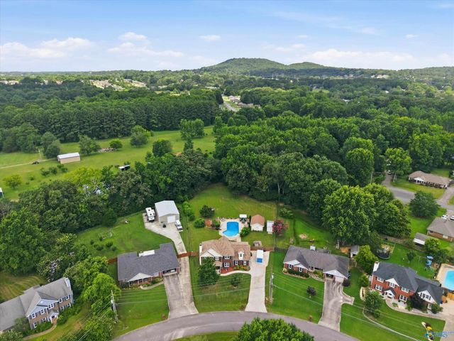 110 Golden Oak Drive, Huntsville, AL 35806