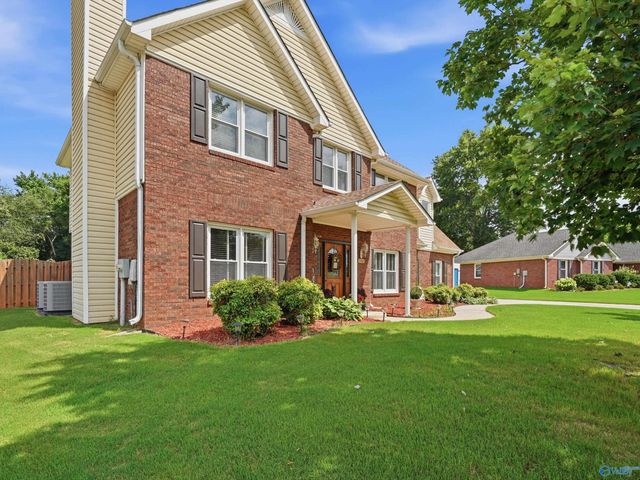 110 Golden Oak Drive, Huntsville, AL 35806